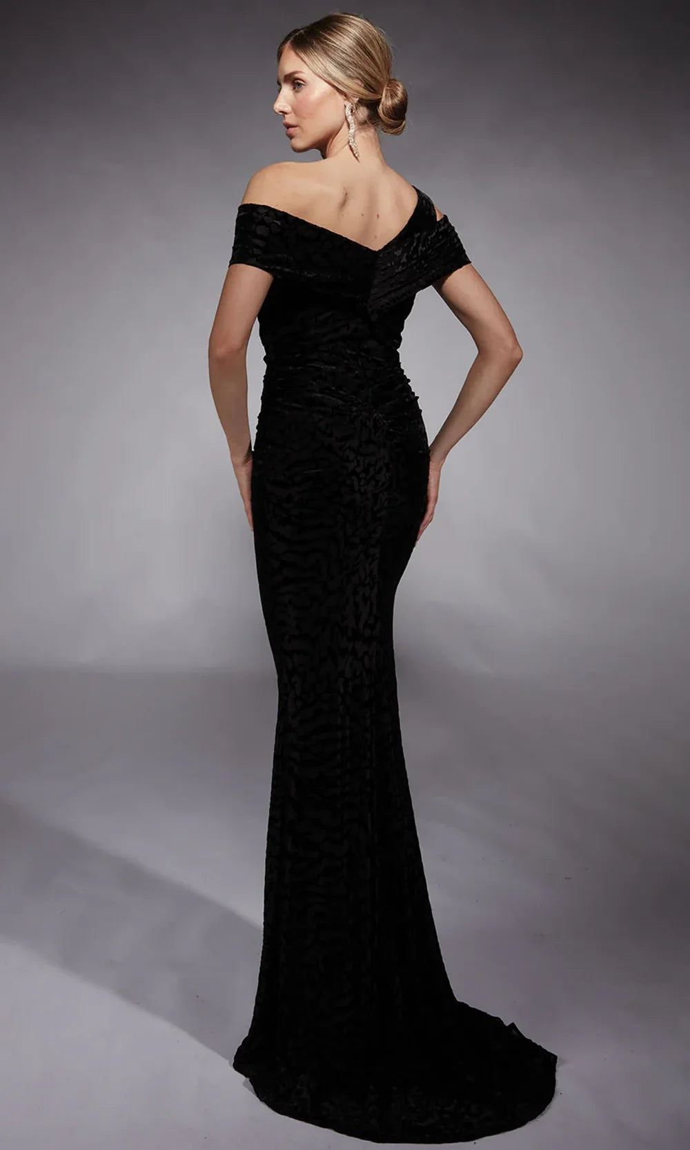 Alyce Paris 27709 - Fitted Velvet Short Sleeve Evening Dress Evening Dresses