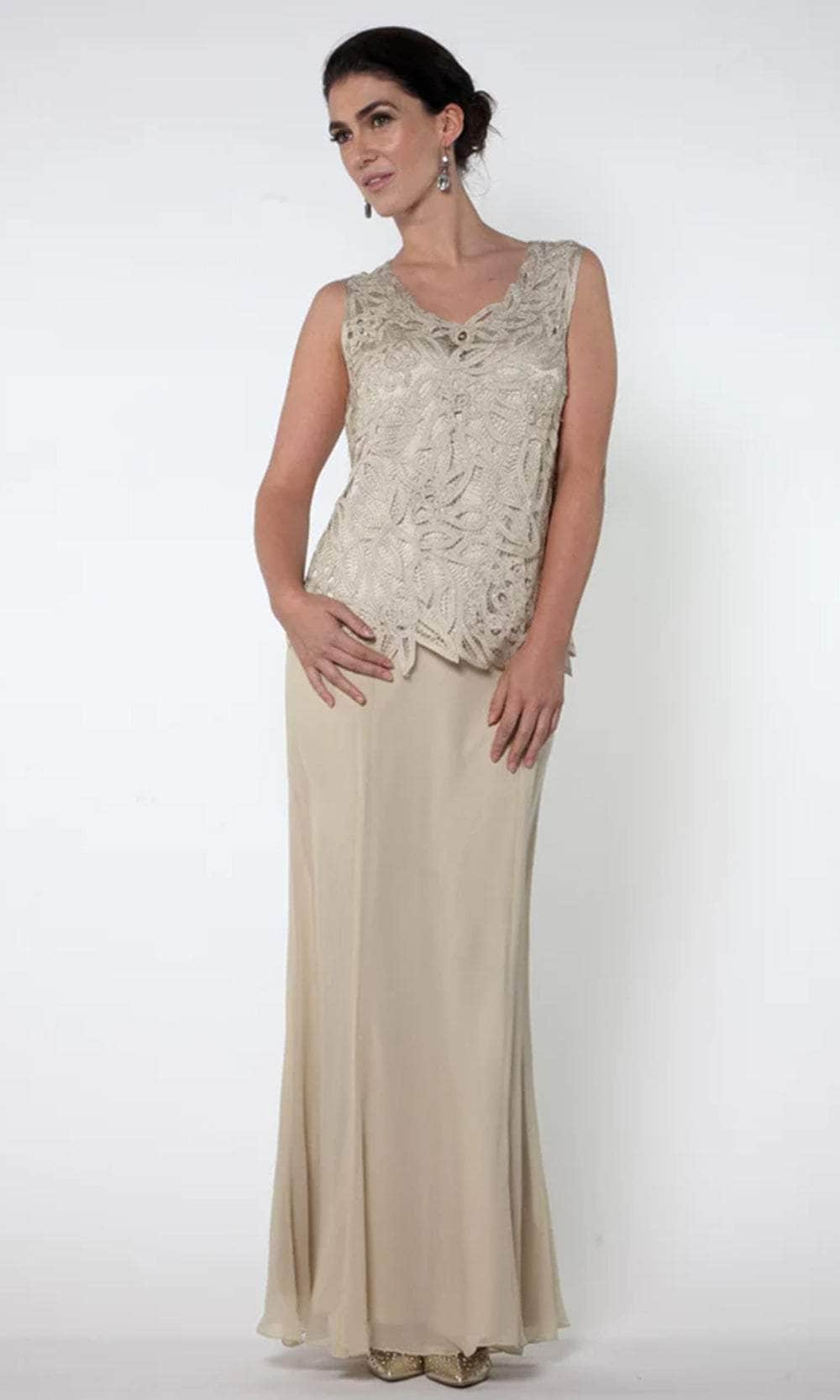 Soulmates D888709 - V-Neck Twin Set With Solid Skirt Clothing Set