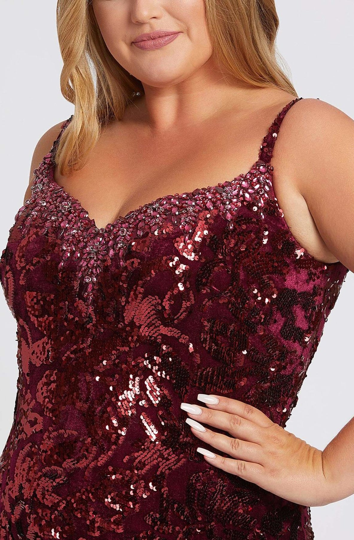 Mac Duggal Fabulouss - 77562F Embellished V-neck Dress With Train in Red