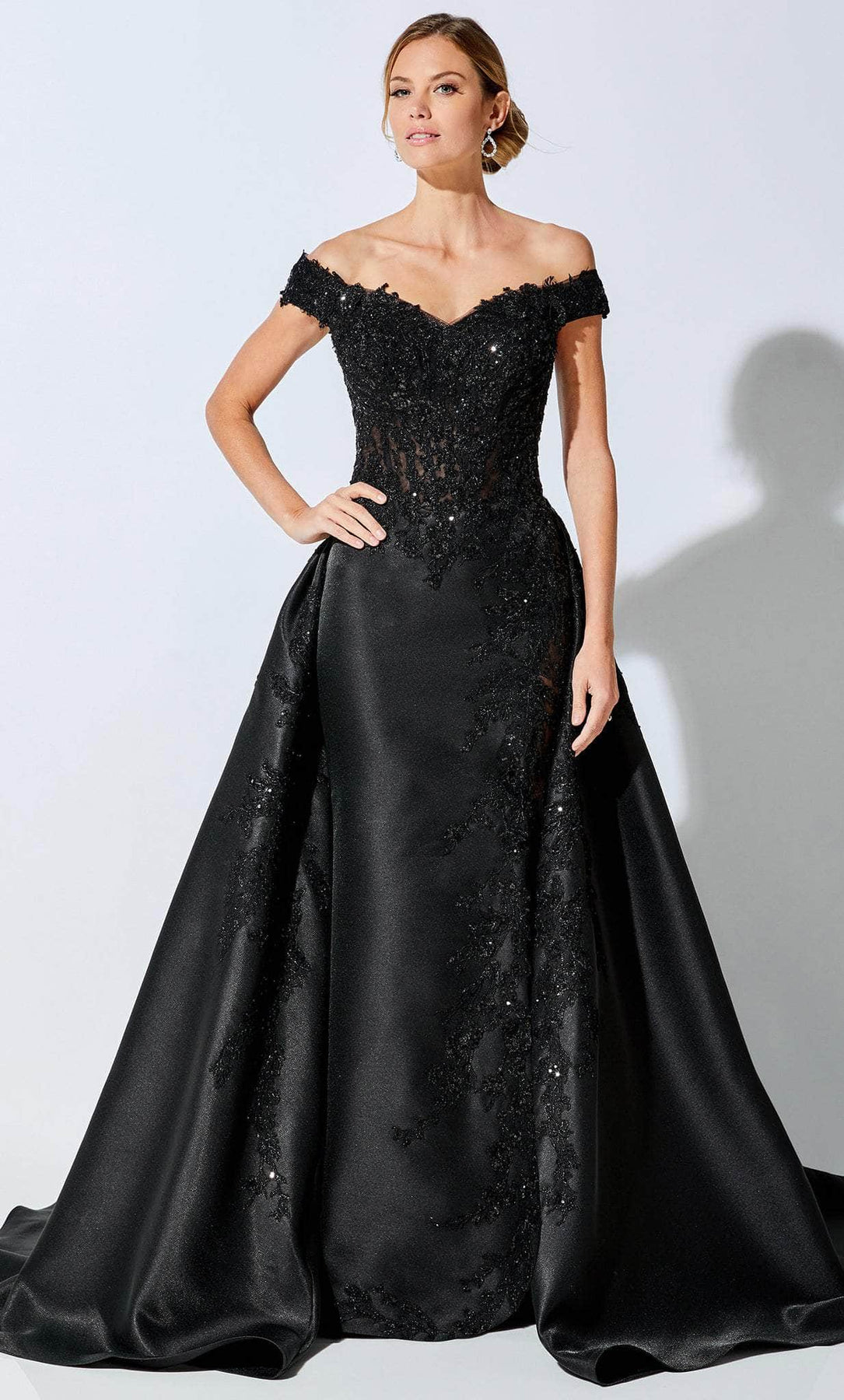 Ivonne D 221D51W - Overskirt Gown
