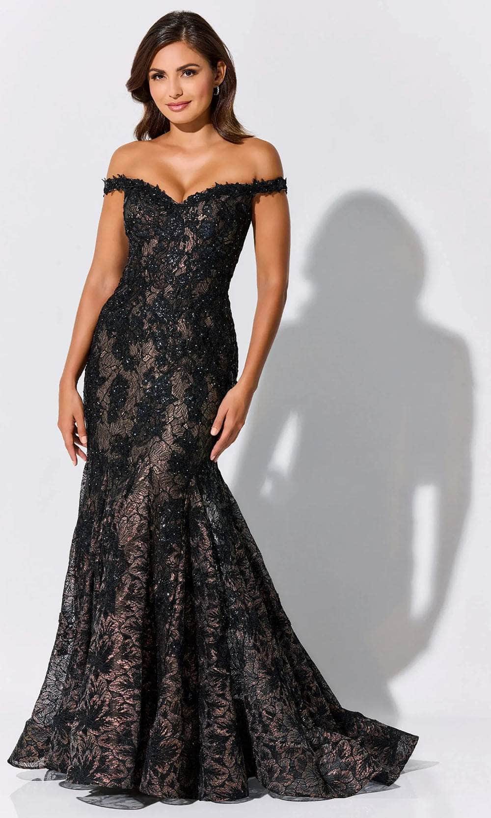 Ivonne-D ID323 - Fitted Bodice Lace Appliques Gown Prom Dresses