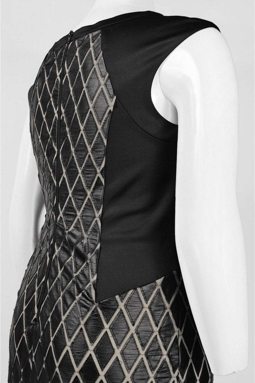 Jax - 2PYR57Q Crisscross Trim Cutout Dress in Black