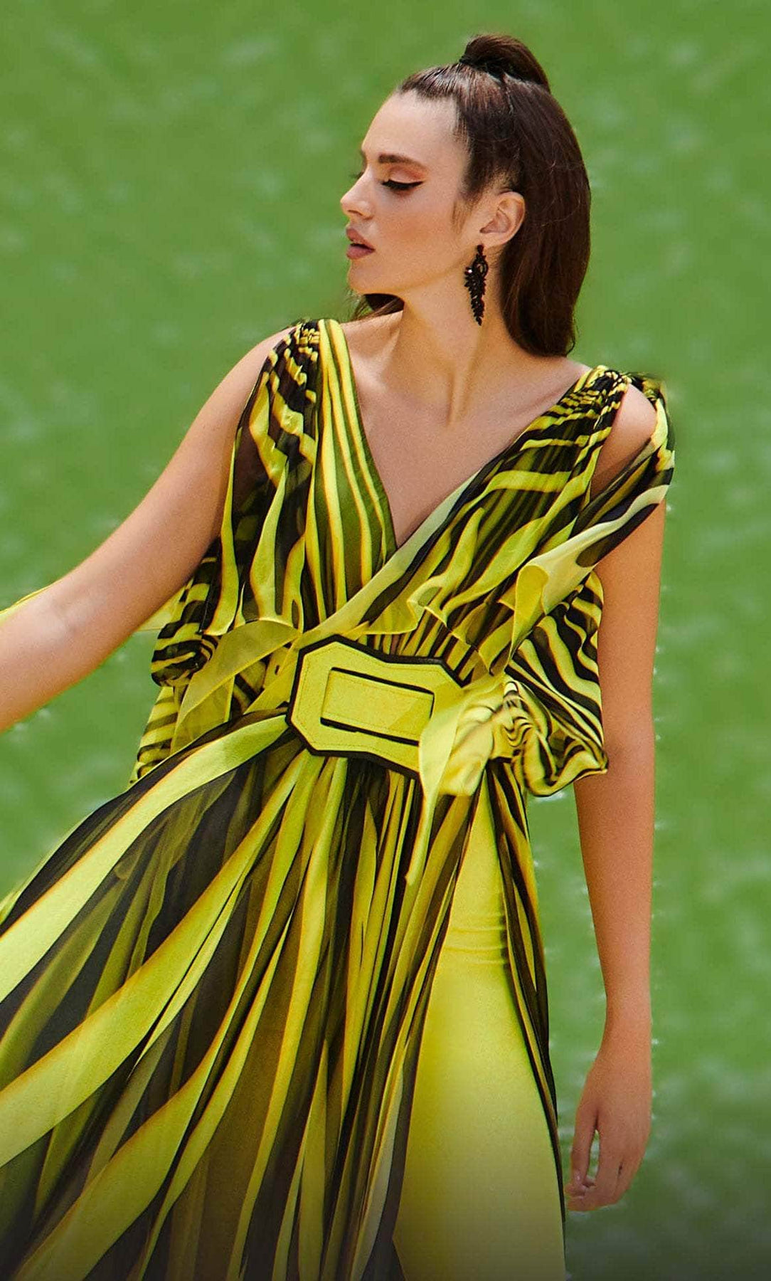 MNM COUTURE 2748 - V-Neck Printed Jumpsuit Formal Pantsuits