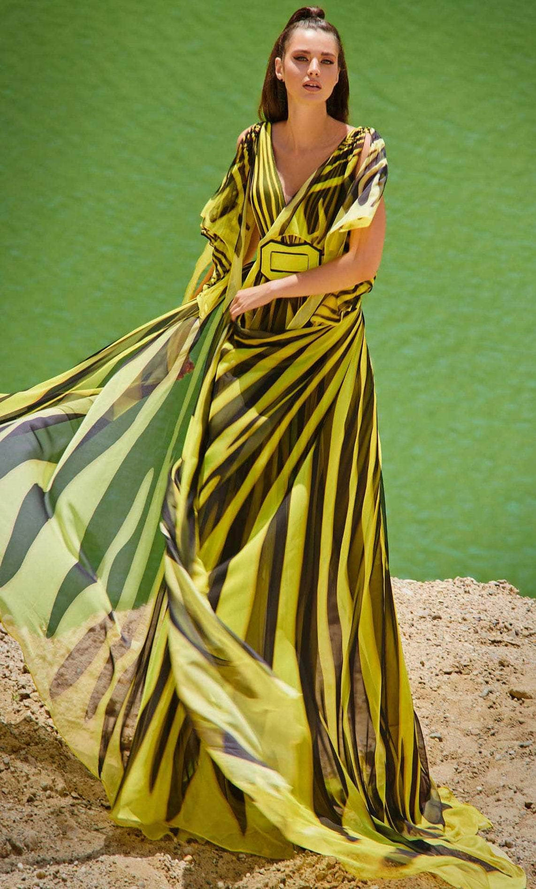 MNM COUTURE 2748 - V-Neck Printed Jumpsuit Formal Pantsuits