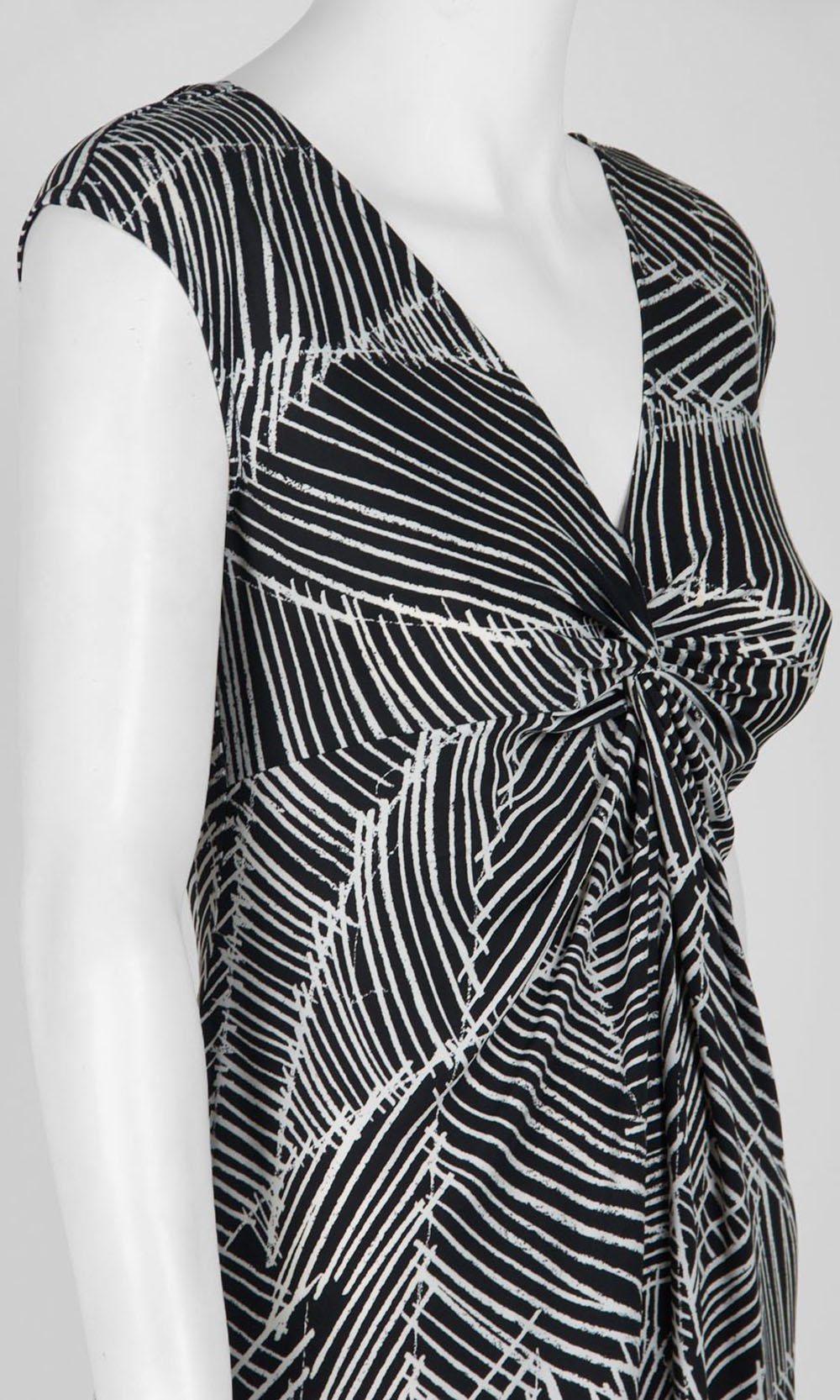 London Times - T3704M Knee Length Multi-Print V-Neck Dress In Black
