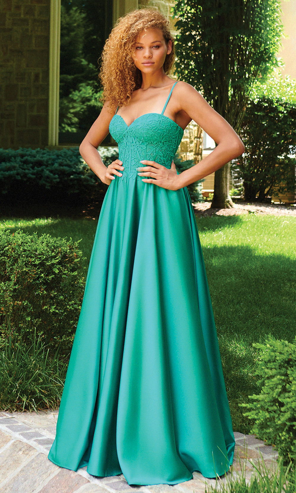 Faviana 11259 - Sweetheart Embroidered Top Prom Gown Prom Dresses