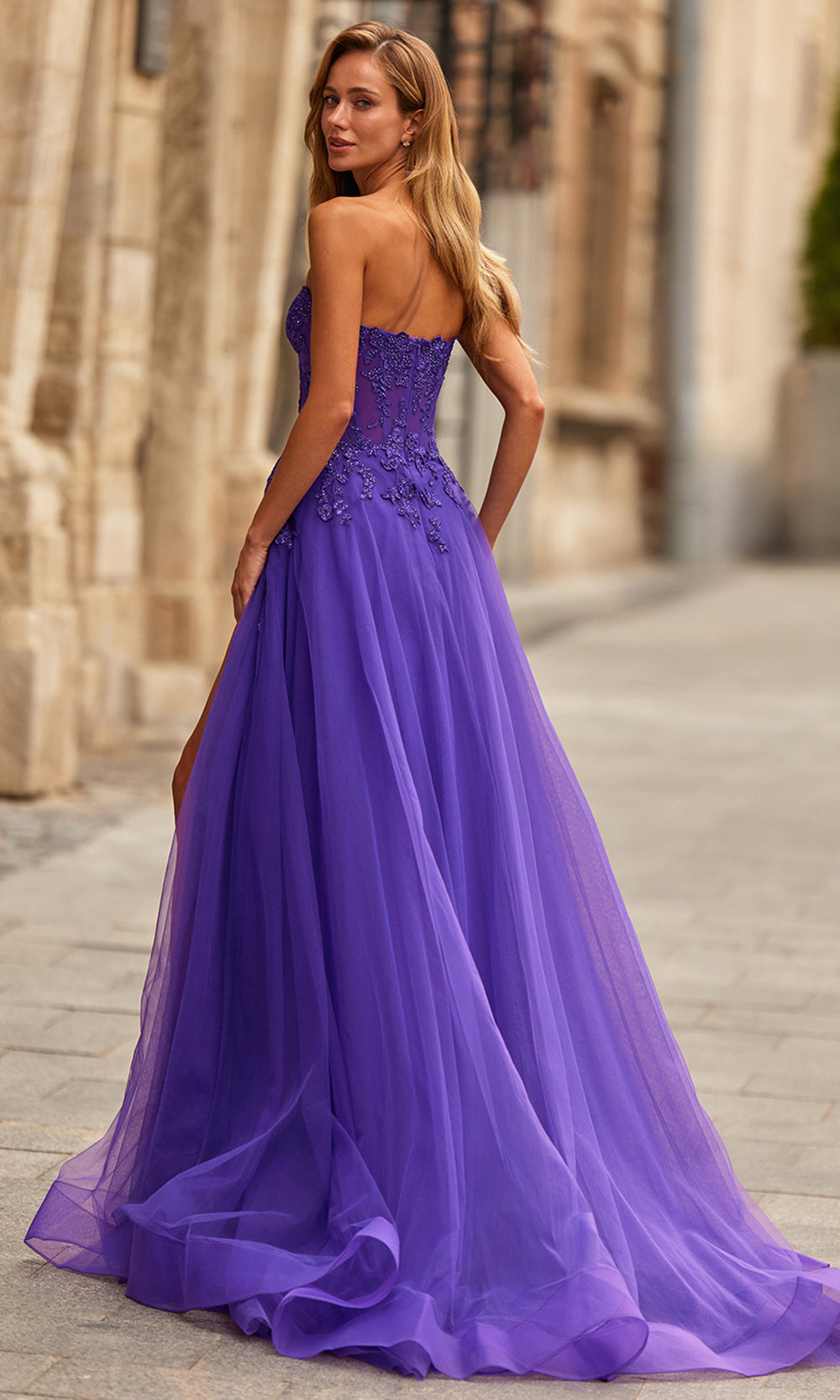 La Femme 33551 - Sweetheart Beaded Lace Tulle Gown Prom Dresses