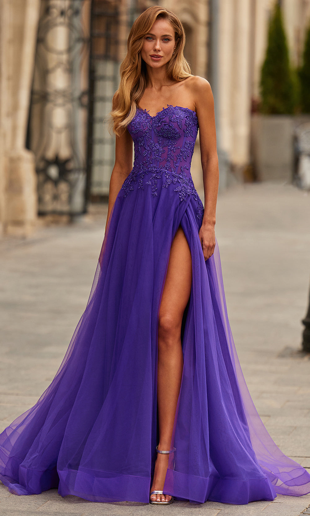 La Femme 33551 - Sweetheart Beaded Lace Tulle Gown Prom Dresses