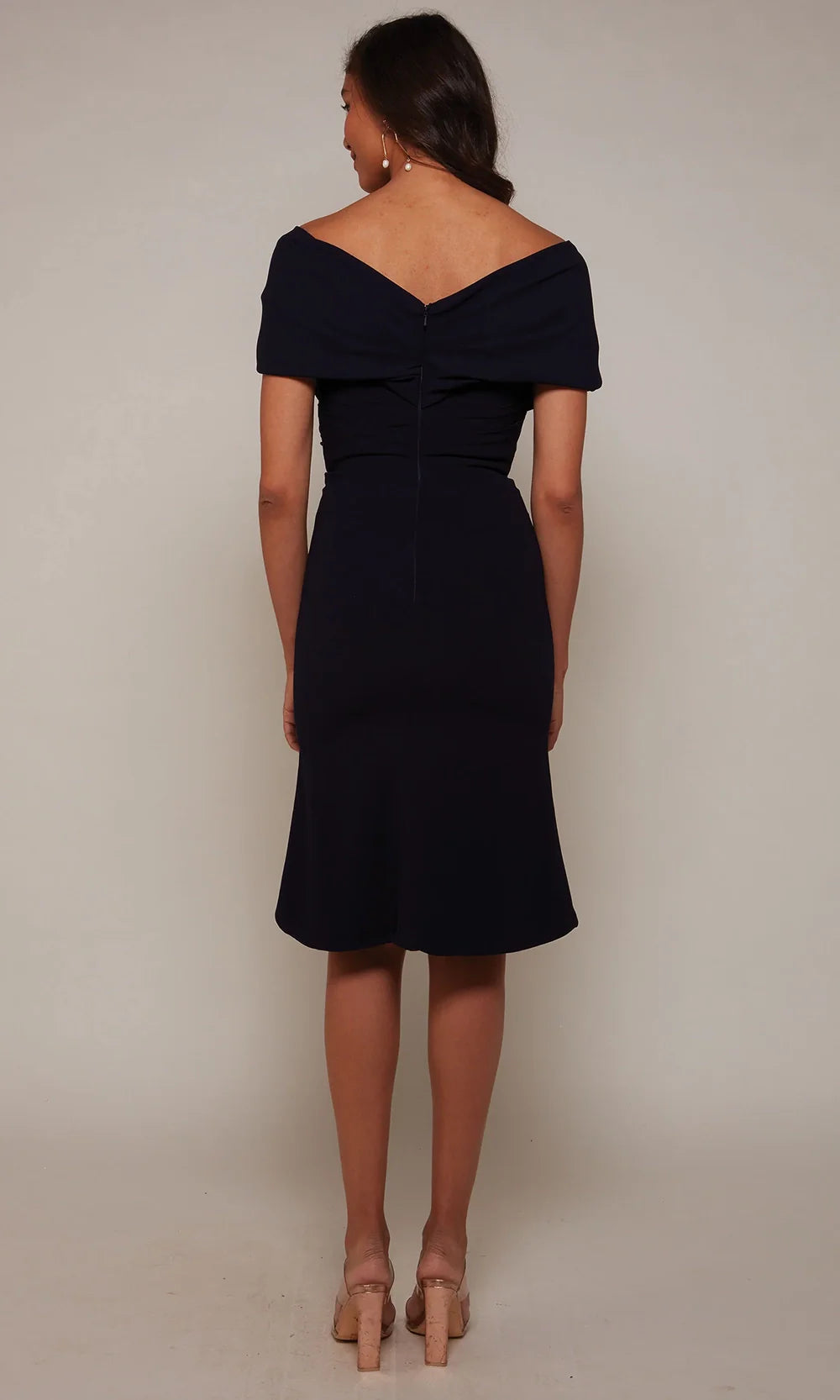Alyce Paris 70023 - V-Neck Sheath Knee-Length Dress Wedding Guest