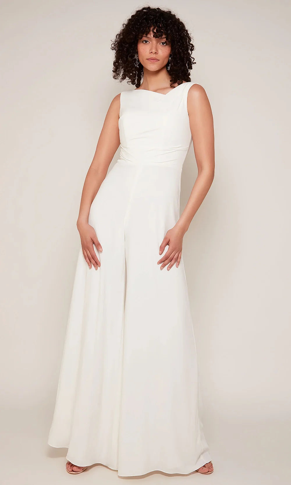 Alyce Paris 70052 - V-Back Sleeveless Wide-Leg Jumpsuit Formal Pantsuits