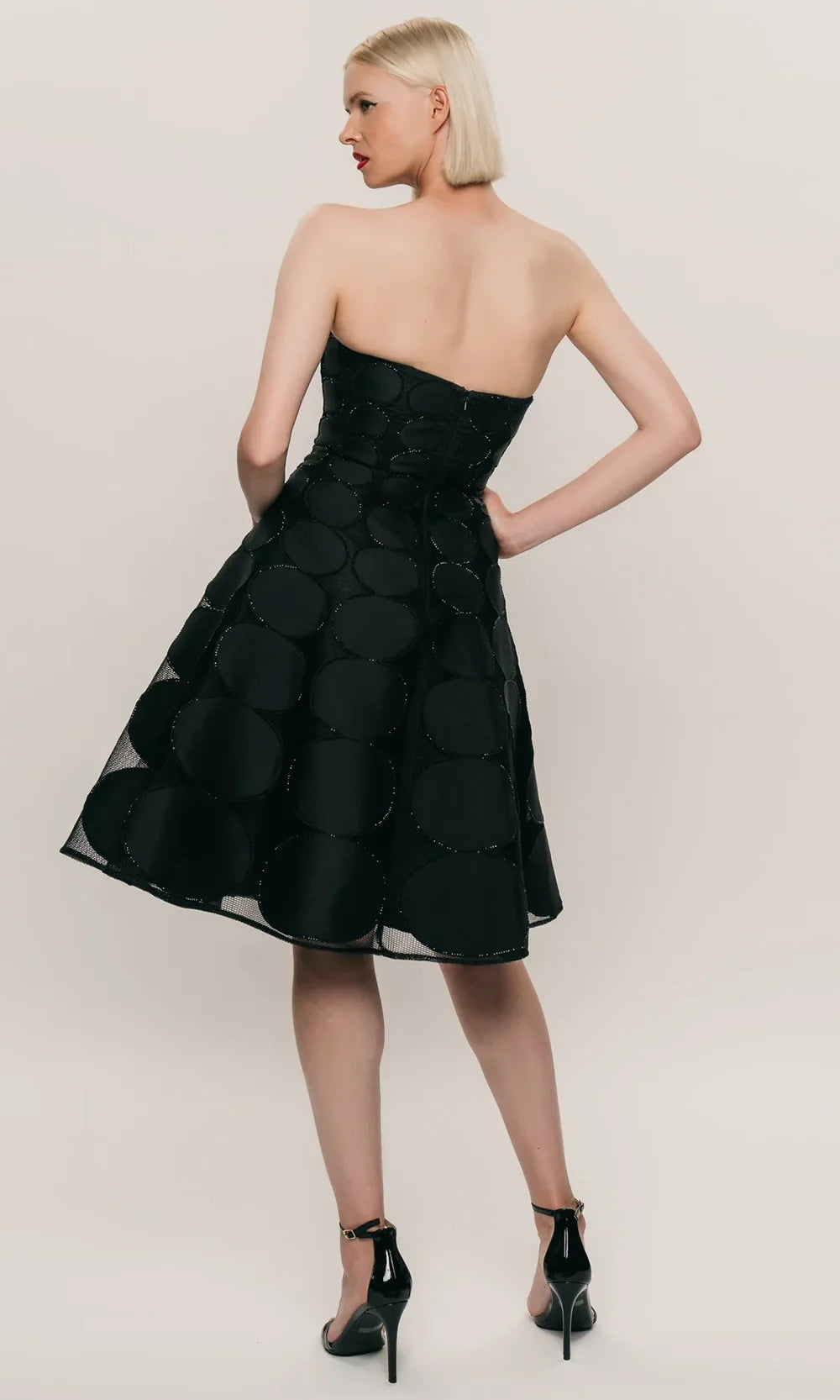 Hynes Park M659 - Strapless Applique Knee Dress