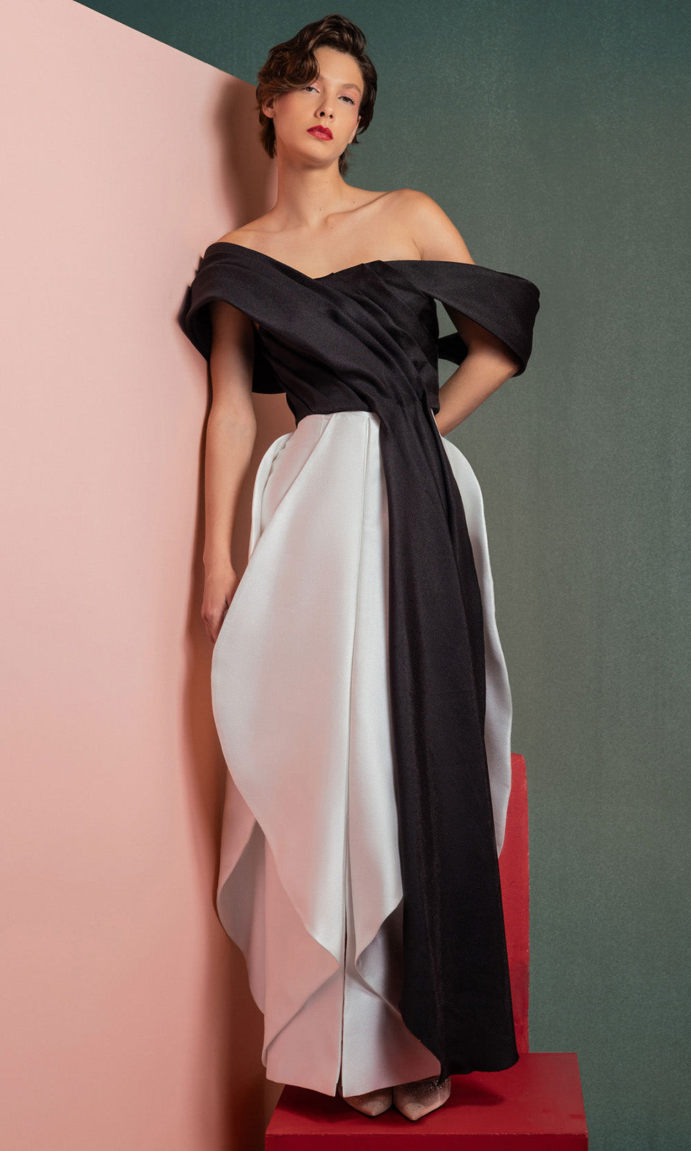 MNM COUTURE GOF2508 - Structured Drape A-Line Evening Gown Prom Dresses in Black White