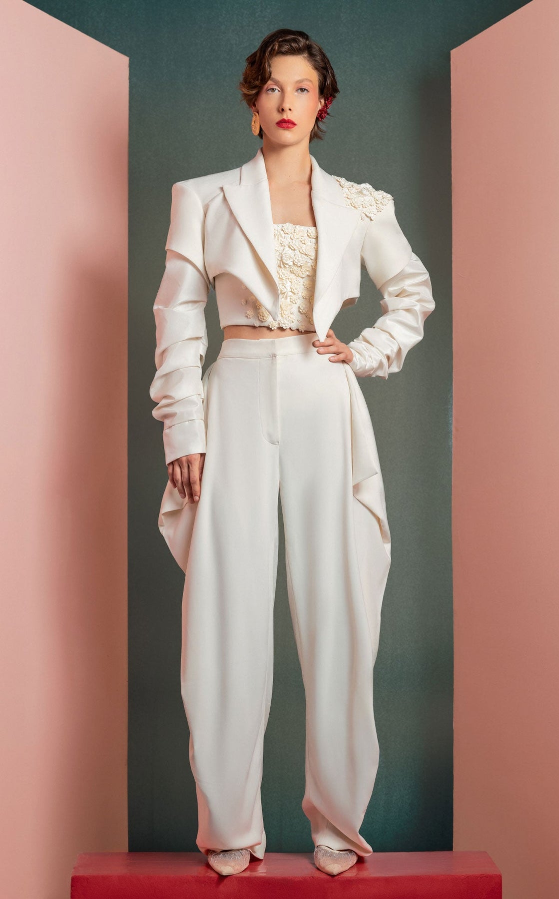 MNM COUTURE GOF2522 - Floral Applique Three-Piece Pantsuit Formal Gowns in White