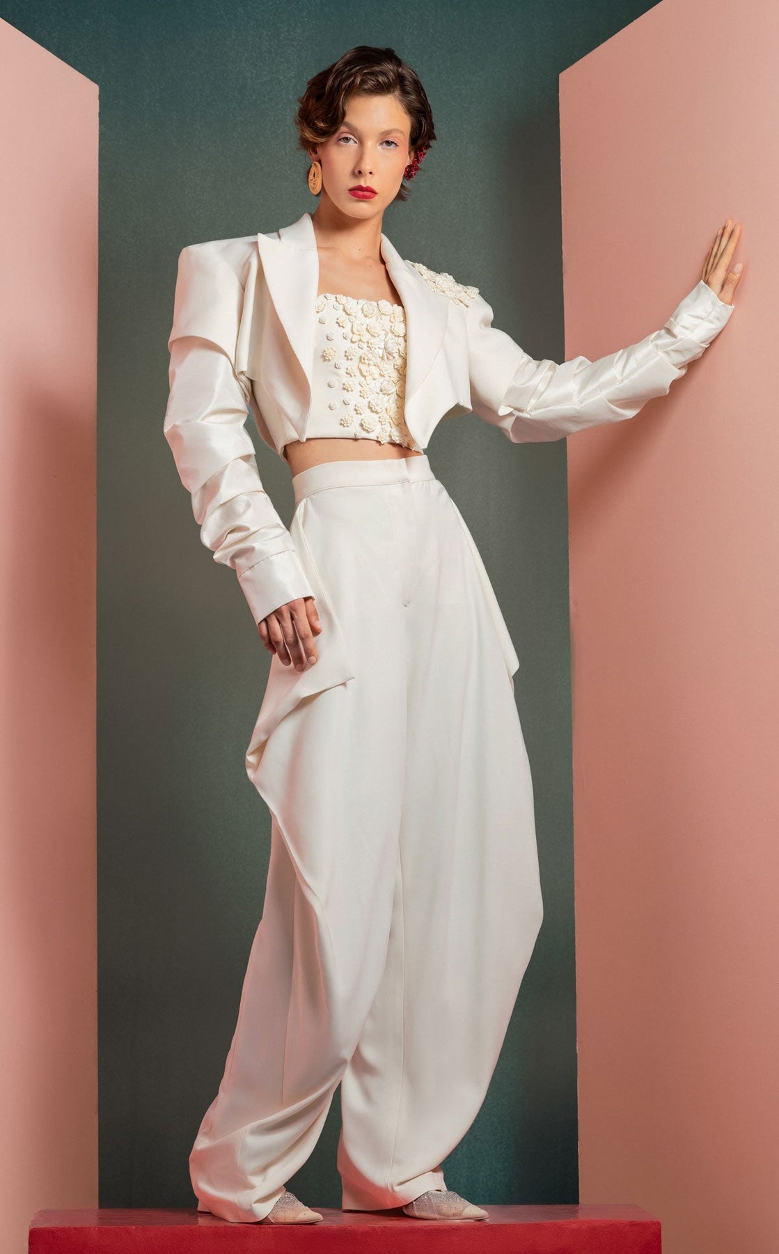 MNM COUTURE GOF2522 - Floral Applique Three-Piece Pantsuit Formal Gowns in White