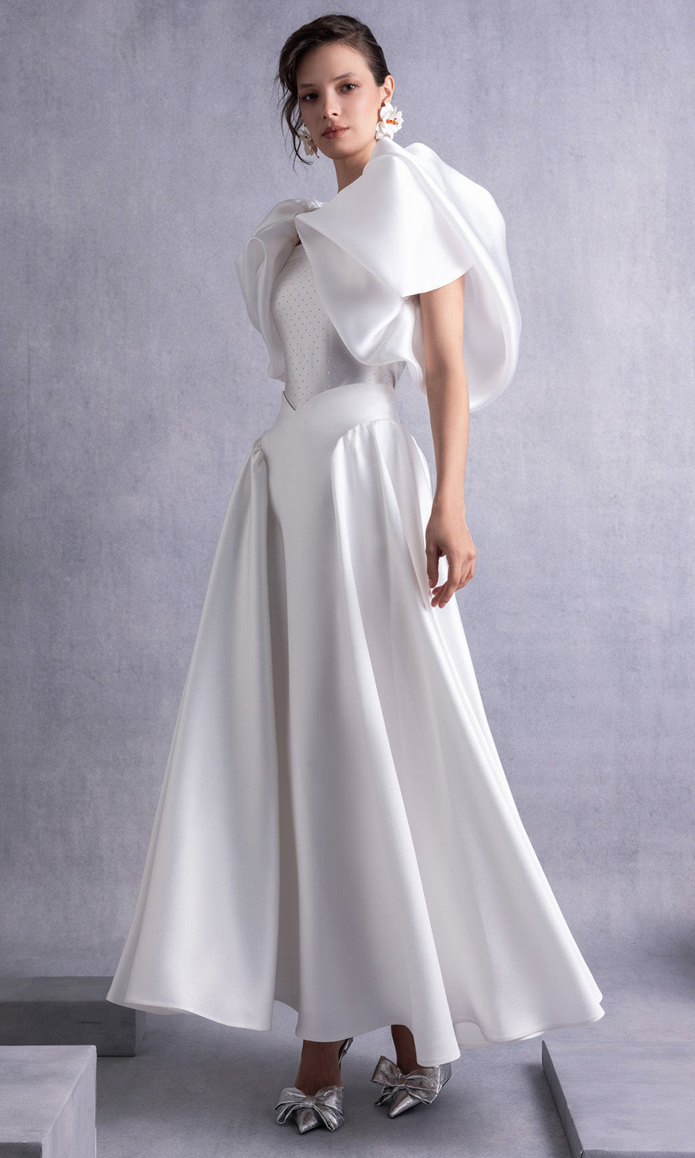 MNM COUTURE GOS2510 - A-Line Skirt Sculptural Shoulder Evening Gown Prom Dresses Off in White