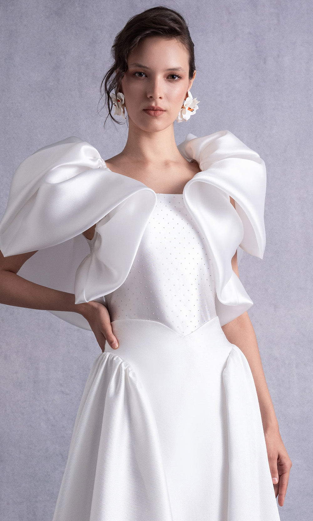 MNM COUTURE GOS2510 - A-Line Skirt Sculptural Shoulder Evening Gown Prom Dresses Off in White