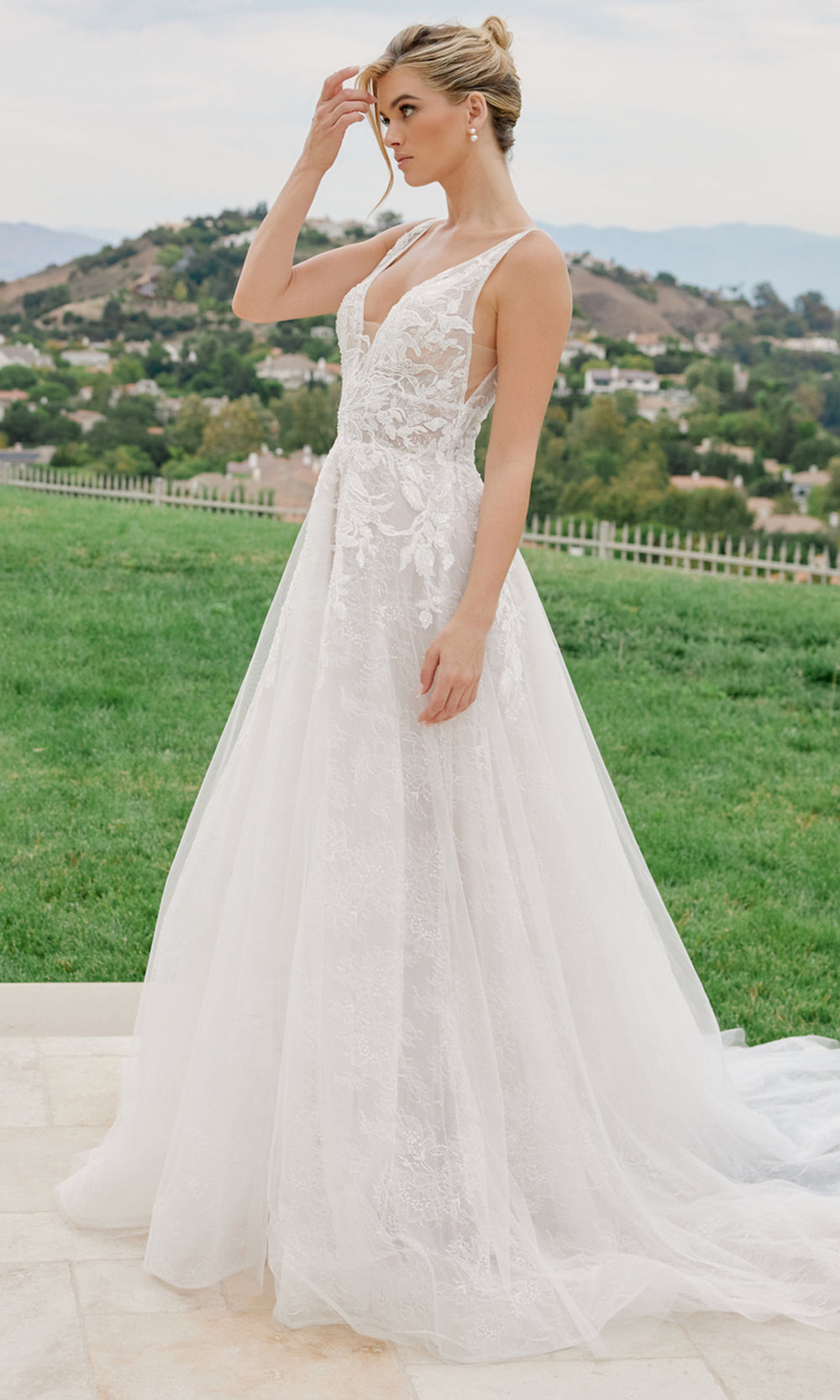 Nox Anabel JE1060L - lunging Neckline Lace Bridal Gown Wedding Dresses