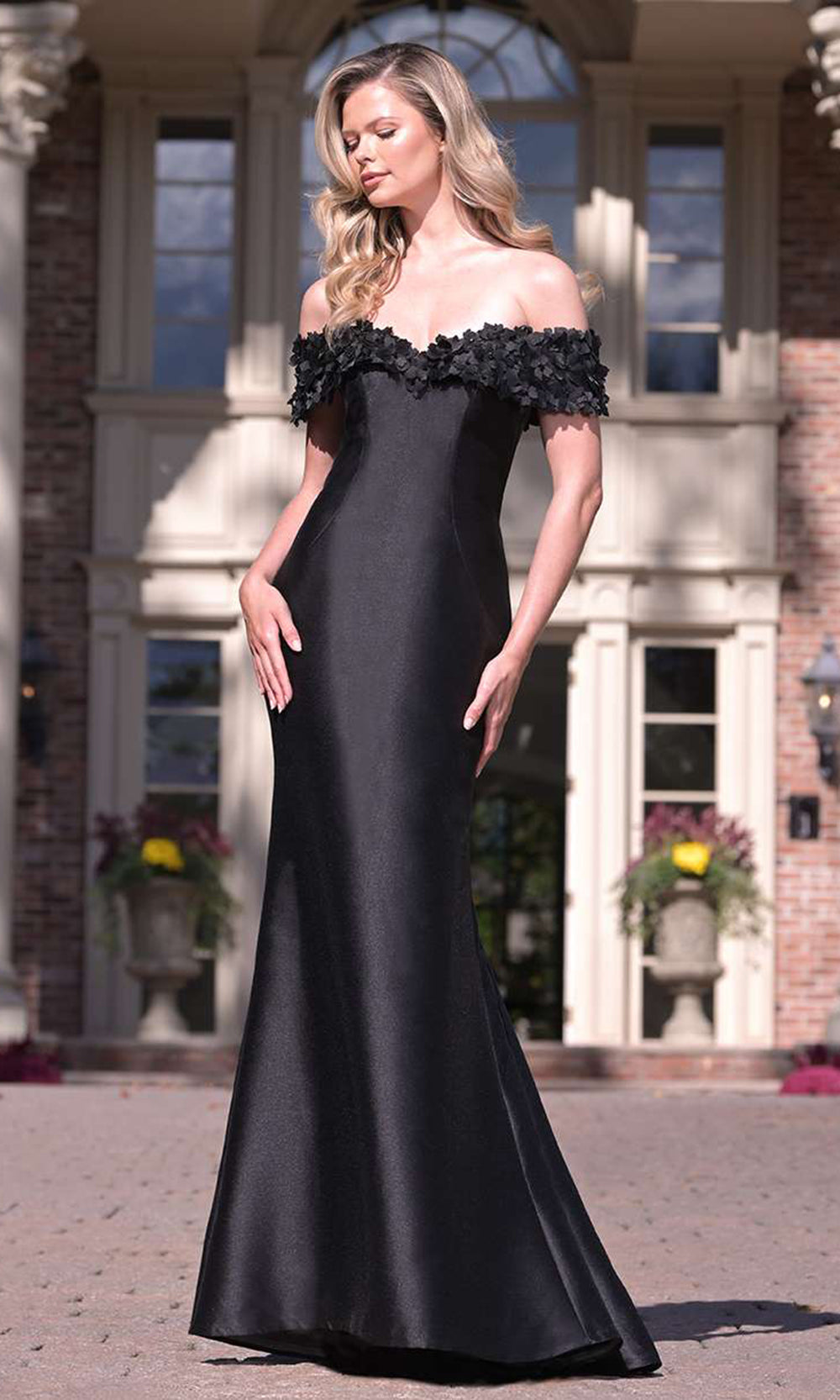Rina di Montella RD3254-1 - Floral Neckline Mermaid Evening Dress Mother of the Bride Dresses