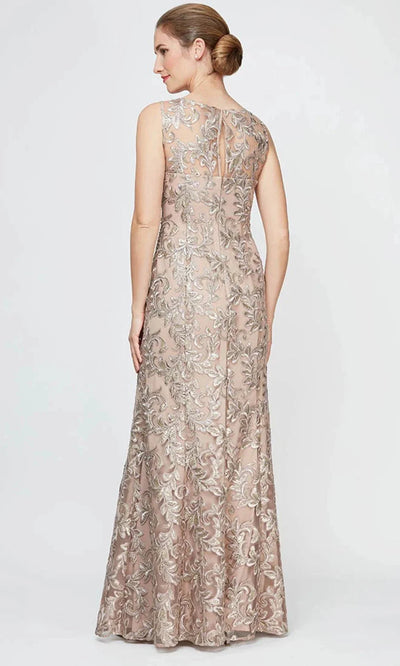 Alex Evenings 82171112 - Embroidered Sleeveless Sheath Gown with Shawl Evening Dresses