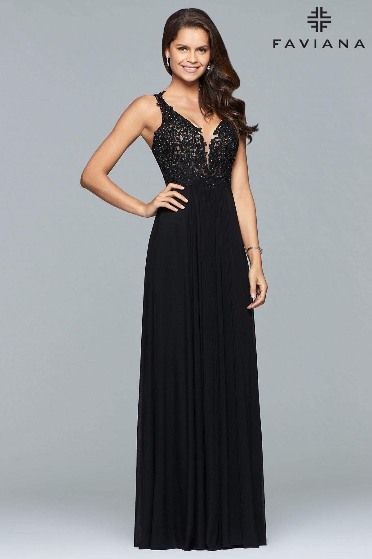 Faviana - 8000 Lace Appliqued Long Mesh V-Neck Dress Prom Dresses