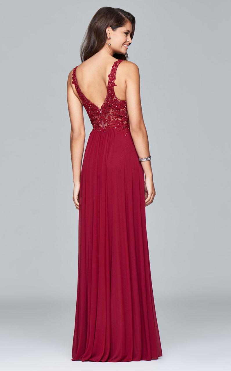 Faviana - 8000 Lace Appliqued Long Mesh V-Neck Dress Prom Dresses