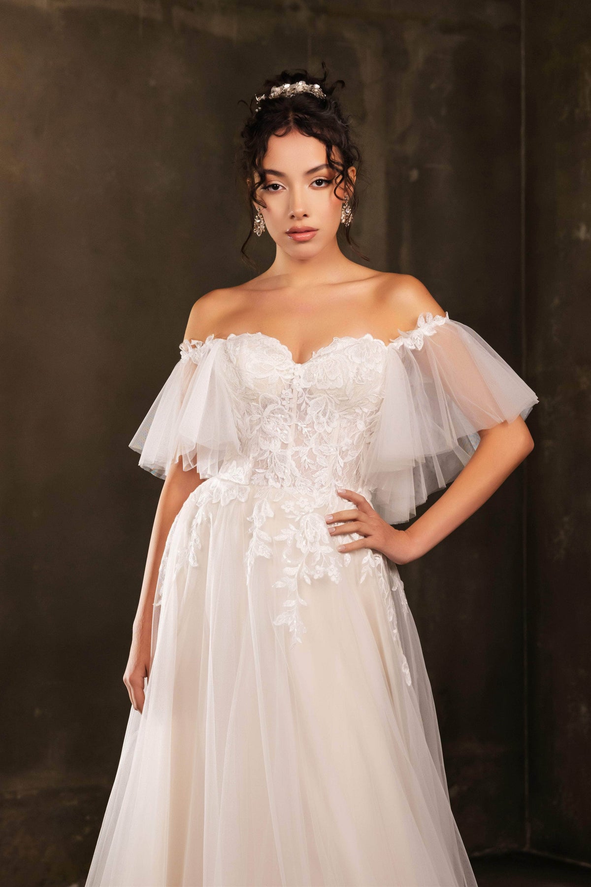 tulle a-line wedding dress with floral appliques Elegant Strapless Bridal Gown with Floral Tulle Accents JB40091
