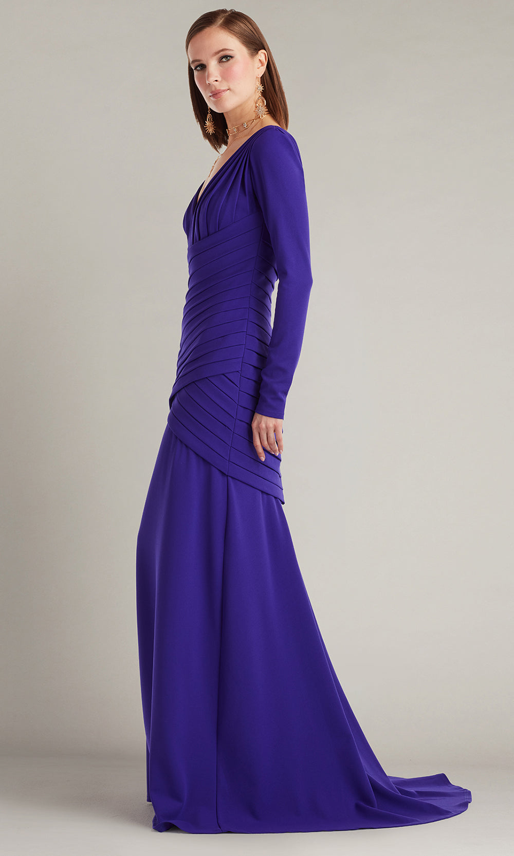 Tadashi Shoji BOS25694L - Keris Shutter-Pleated Crepe V-Neck Formal Gown Mother of the Bride Dresses in Purple  