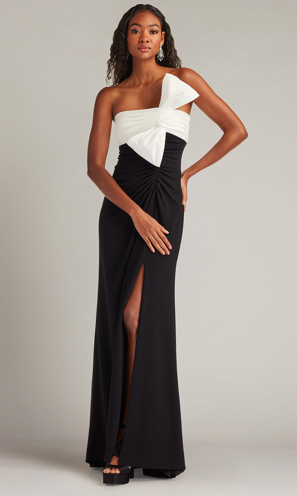 Tadashi Shoji BOS26006L - Kaliko Twist Bow Ruched Column Gown Formal Gowns in Black and White