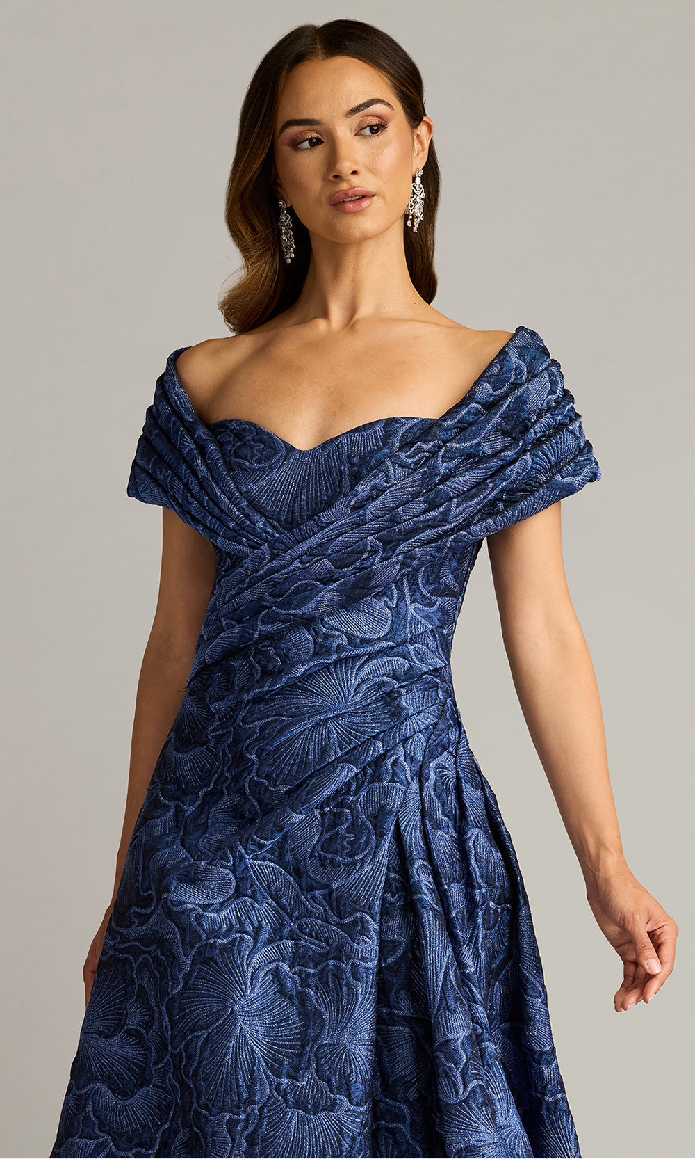 Tadashi Shoji CHN25179L - Durant Floral Jacquard Sweetheart Evening Gown Mother of the Bride Dresses in Midnight