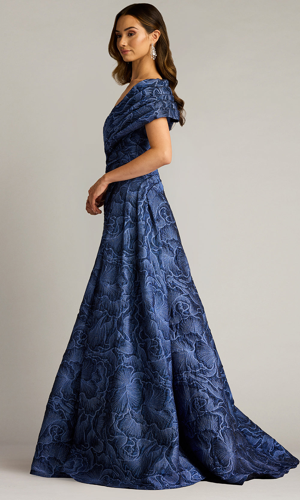 Tadashi Shoji CHN25179L - Durant Floral Jacquard Sweetheart Evening Gown Mother of the Bride Dresses in Midnight