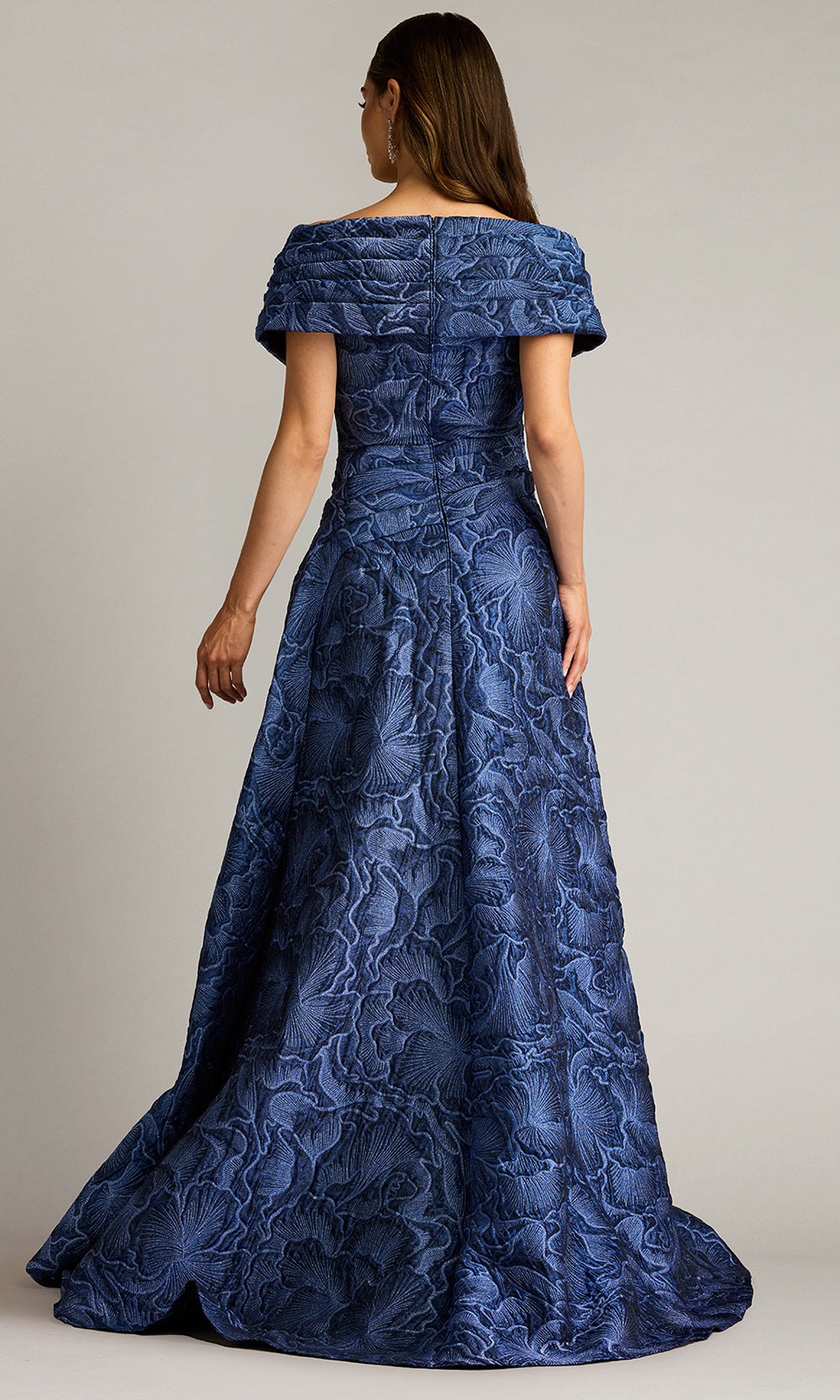 Tadashi Shoji CHN25179L - Durant Floral Jacquard Sweetheart Evening Gown Mother of the Bride Dresses in Midnight