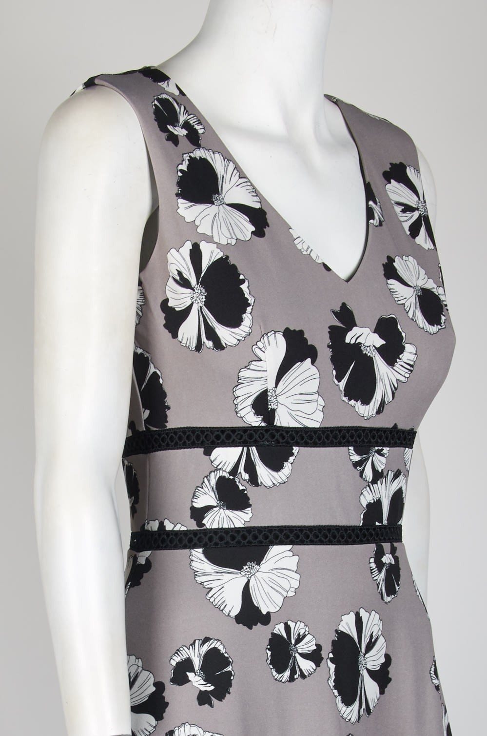Taylor - 1169M Floral Print V Neck Sleeveless Crepe Dress In Black and Gray