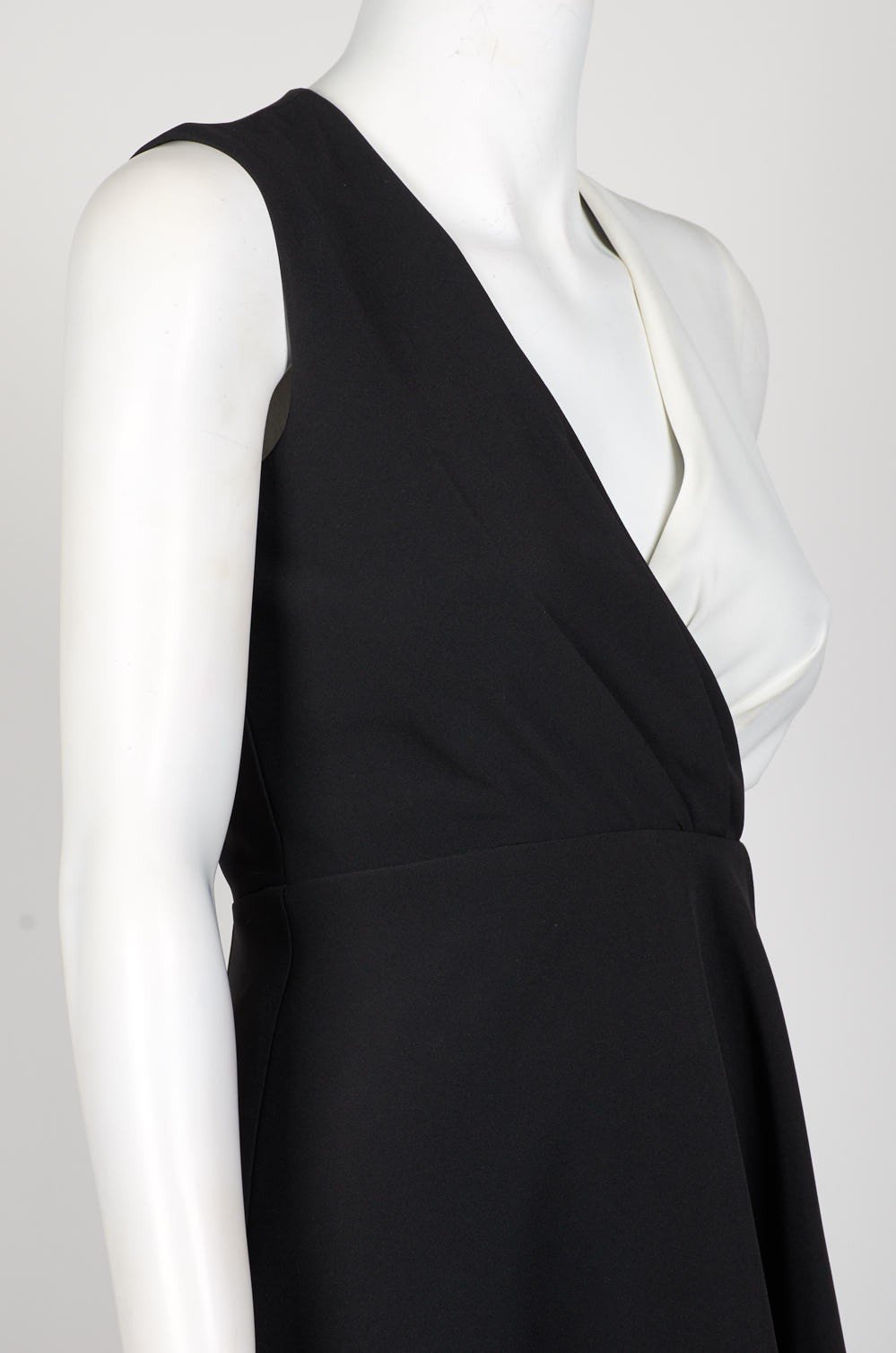Taylor - 1240M Two Tone V-neck Pleated A-line Dress In Black and White