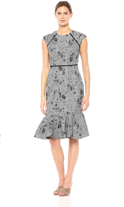 Maggy London - G3816M Cap Sleeve Embroidery Trimmed Trumpet Dress In Print