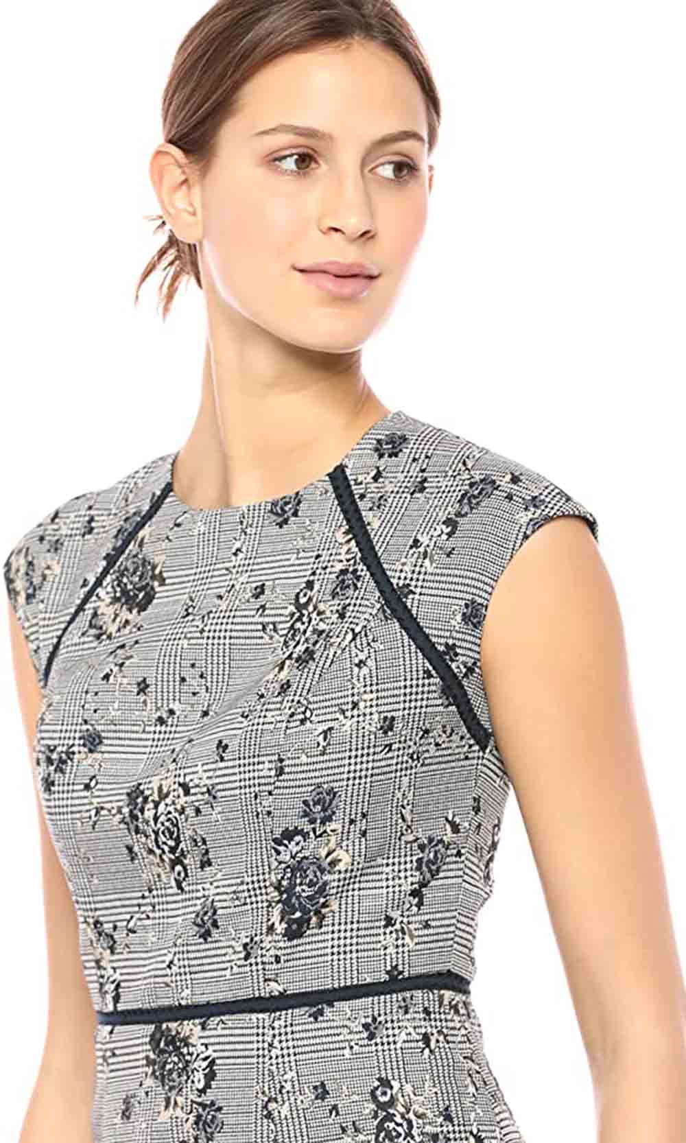 Maggy London - G3816M Cap Sleeve Embroidery Trimmed Trumpet Dress In Print