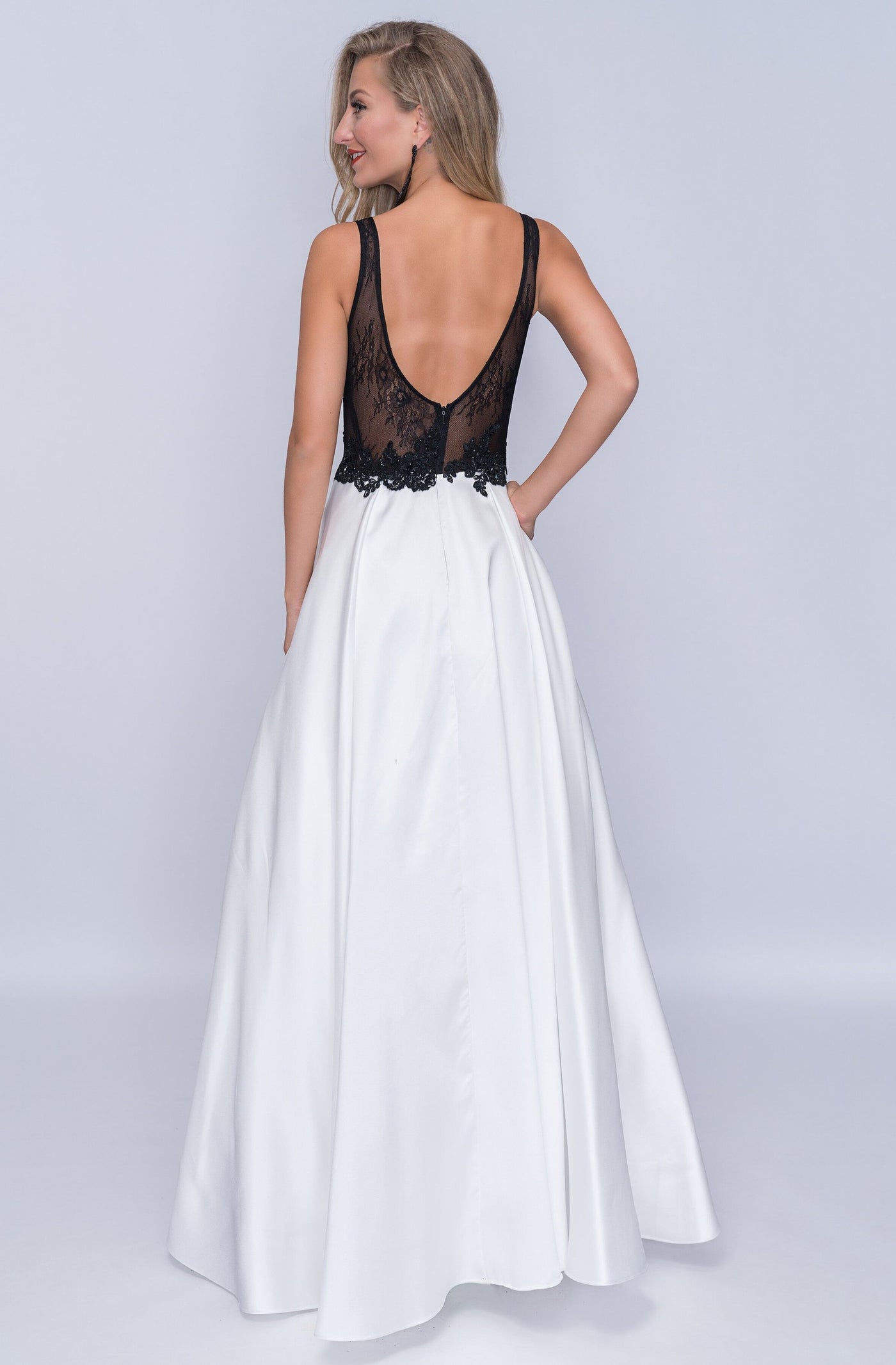Nina Canacci - 3145 Embellished Lace V-neck A-line Dress in White and Black