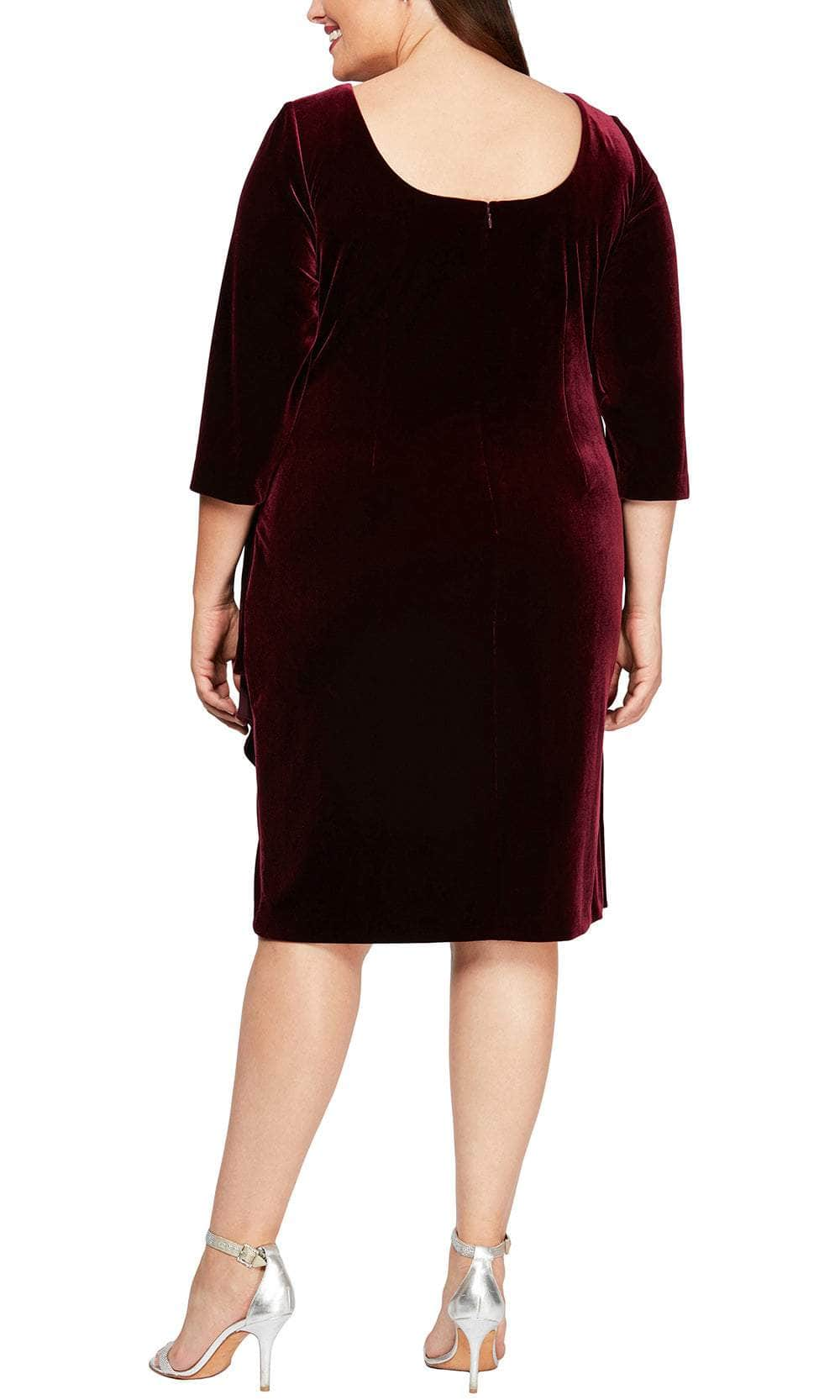 Alex Evenings 4915268 - Brooch Accent Velvet Cocktail Dress Special Occasion Dress