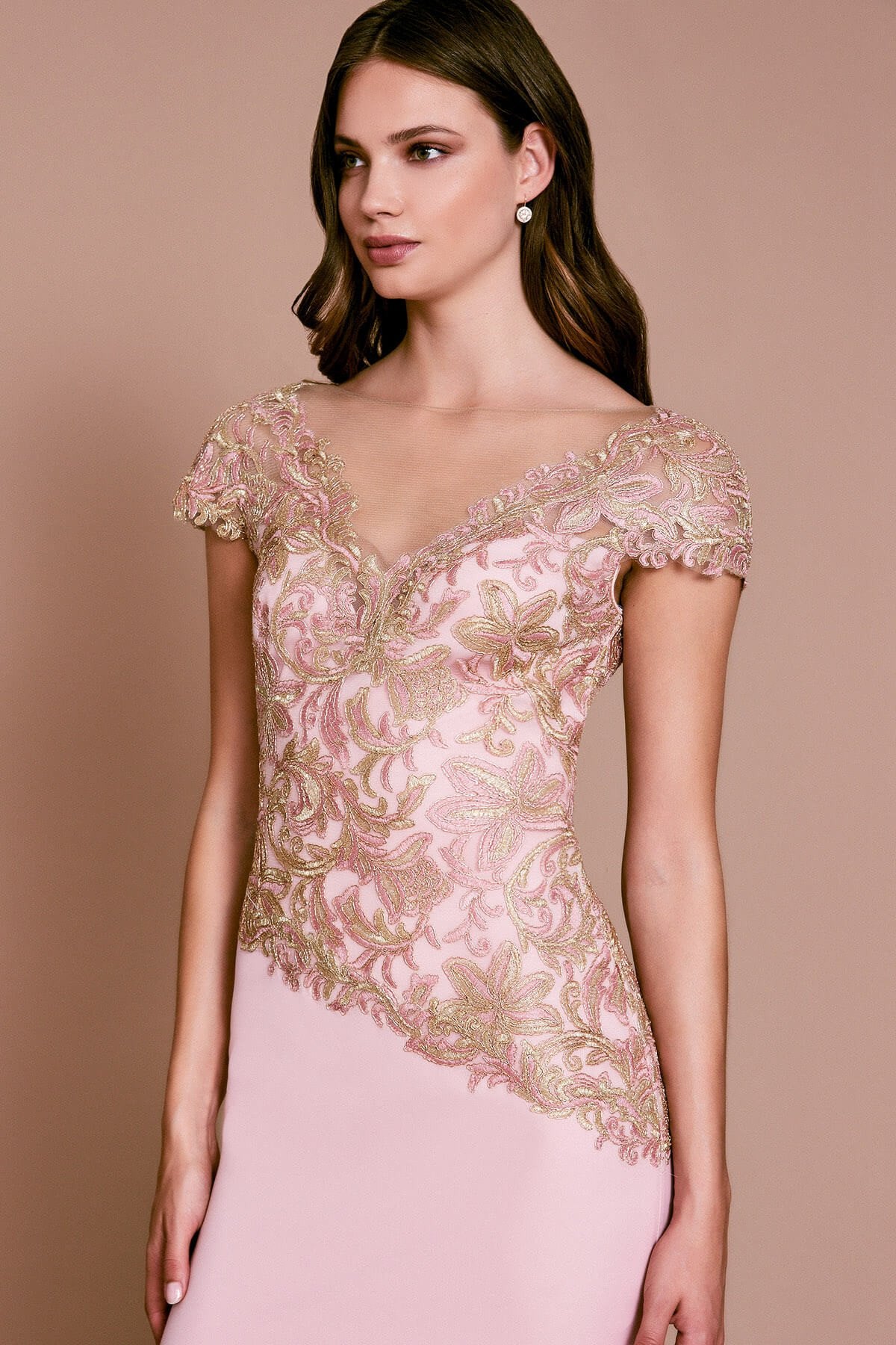 Tadashi Shoji - BOQ18622LSC V-Neck Asymmetric Waist Gold Applique Gown