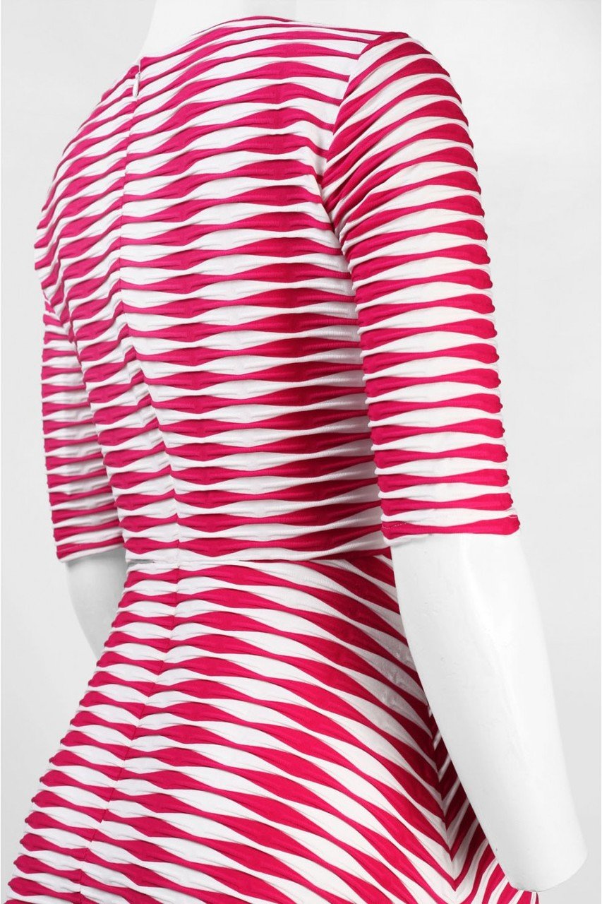 Donna Morgan - D3199M Wavey Stripe Jersey Dress in White and Red