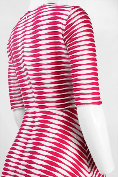 Donna Morgan - D3199M Wavey Stripe Jersey Dress in White and Red