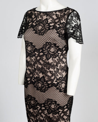 Ivanka Trump - ID8L1JBB Knee Length Short Sleeve Scalloped Lace Dress In Black