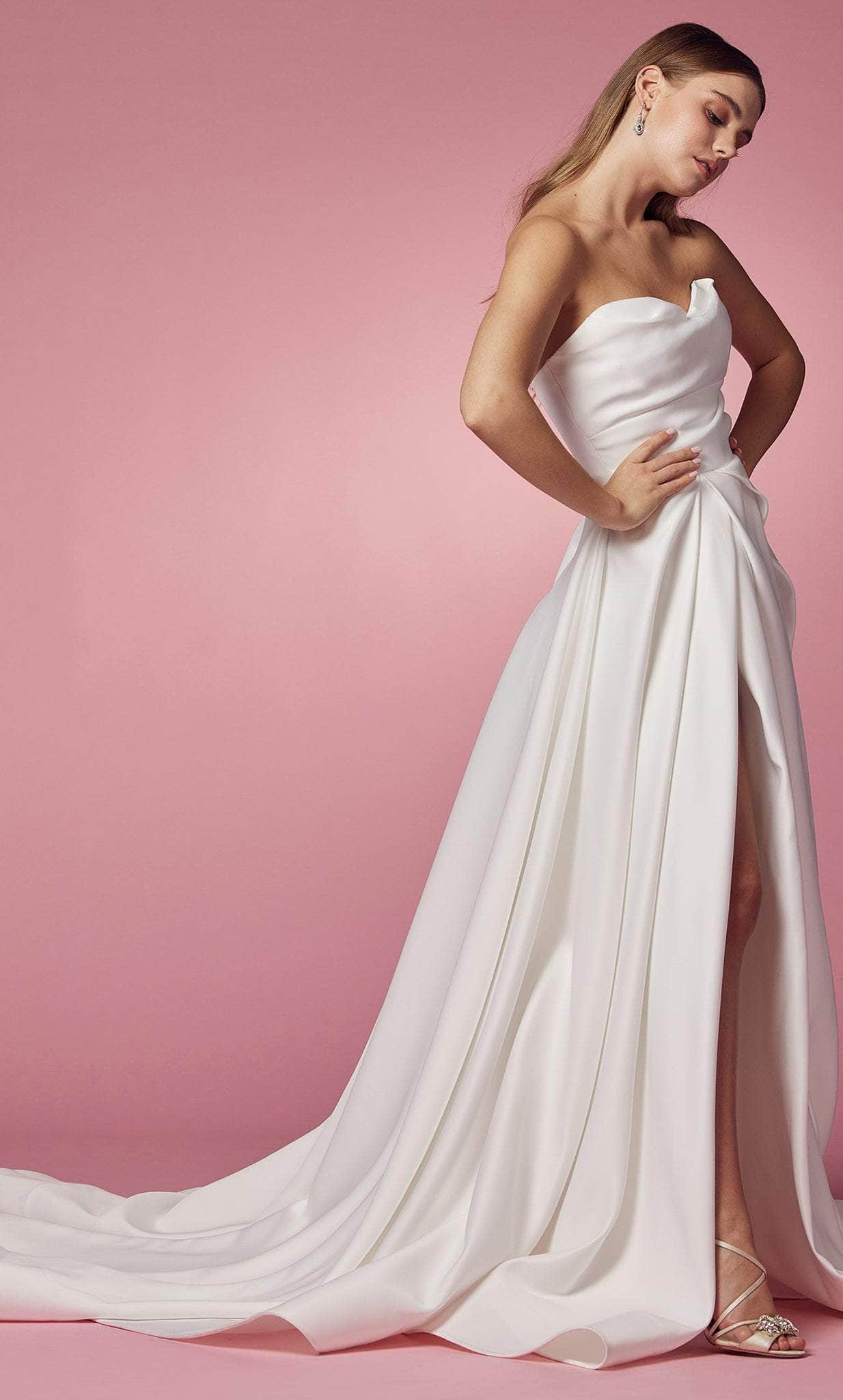 Nox Anabel JW938 - Strapless Minimalist Slit Gown Prom Dresses