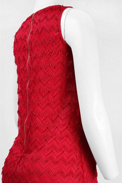 Sharagano - 4W4F164D9 Sleeveless Zigzag Lace Dress in Red