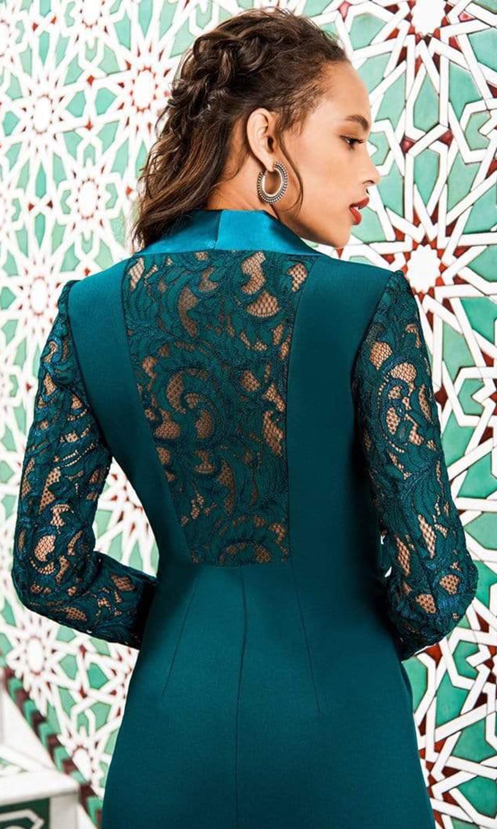 Tadashi Shoji - Plunging V-neck Lace Jumpsuit With Bow ADASA Tadashi Shoji - Plunging V-neck Lace Jumpsuit With Bow ADASA