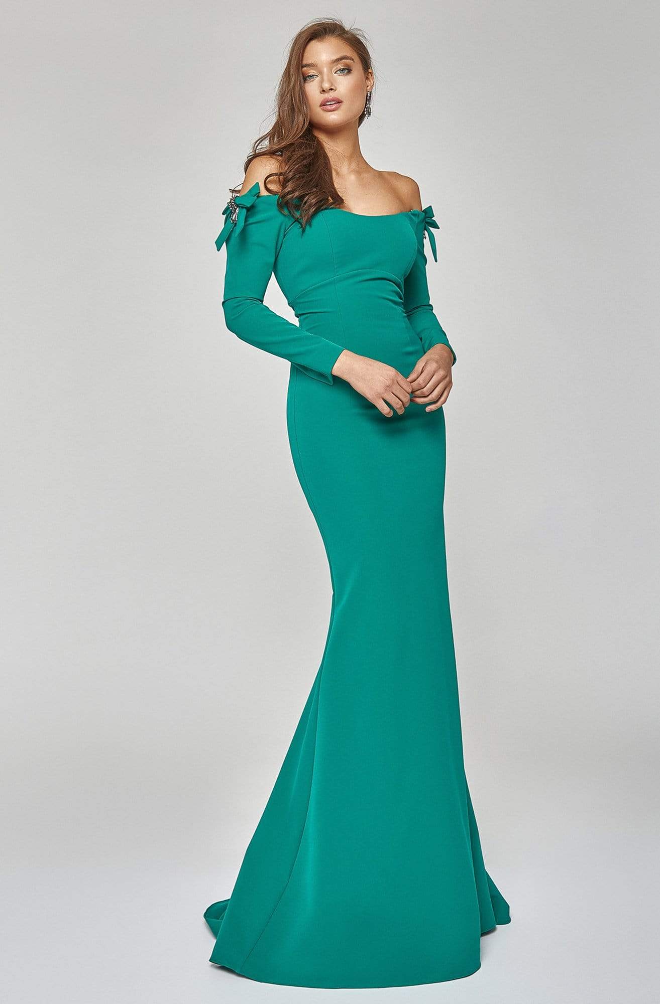 Terani Couture - 1921E0117 Scoop Neck Off Shoulder Sleeve Evening Gown Evening Dresses 00 / Emerald